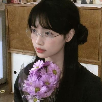 红色谜团封面